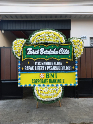 Papan Bunga Duka di Nyomplong