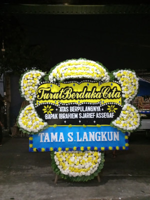 Papan Bunga Duka di Nyomplong