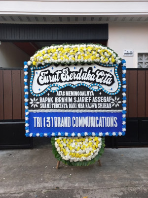Papan Bunga Duka di Nyomplong
